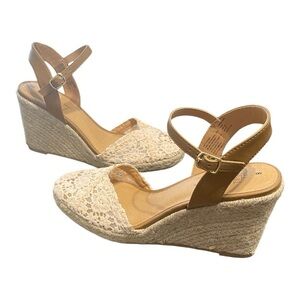 Time & Tru Memory Foam Pink Floral Wedge Sandals | Size 8